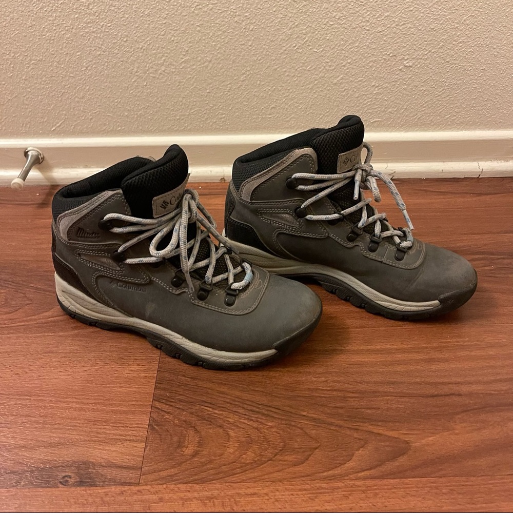 Columbia Newton Ridge HI Waterproof Women's Hiking Boots